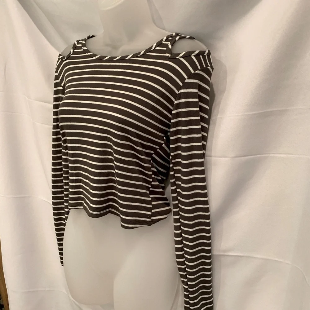 Livia By Livia Rae New Top Black And White Striped Cold Shoulder Cropped Small